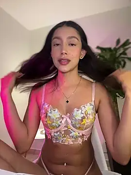 Snapshot of SelenaStone chatting on 02-14-26, 12:07 SelenaStone online show from 02-14-26, 12:07