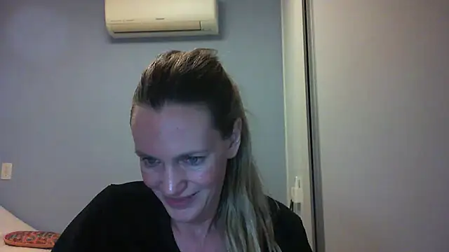 Annylove1 online show from 10-05-25, 12:31