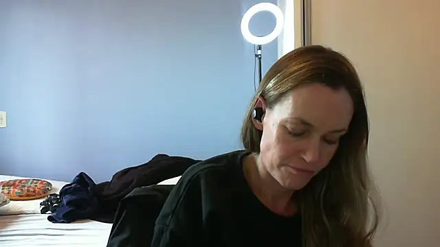 Annylove1 online show from 10-31-25, 04:30