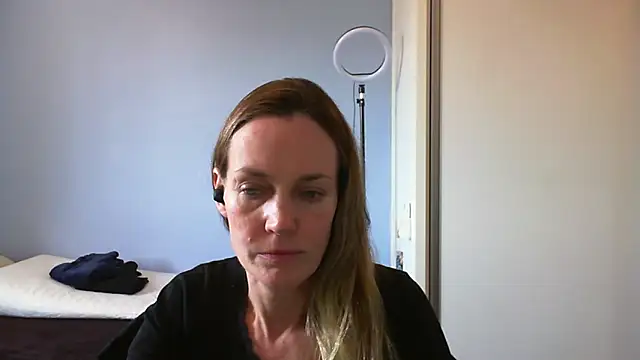 Annylove1 online show from 11-12-25, 03:34