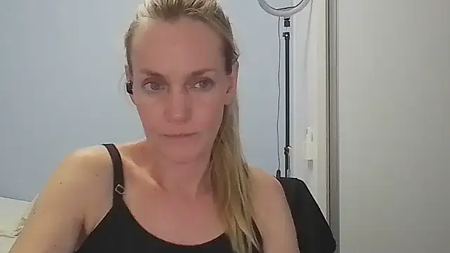 Annylove1 online show from 02-18-26, 12:17