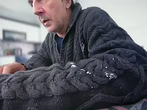 Snapshot of ALPHANDRE chatting on 12-16-25, 08:30 ALPHANDRE online show from 12-16-25, 08:30