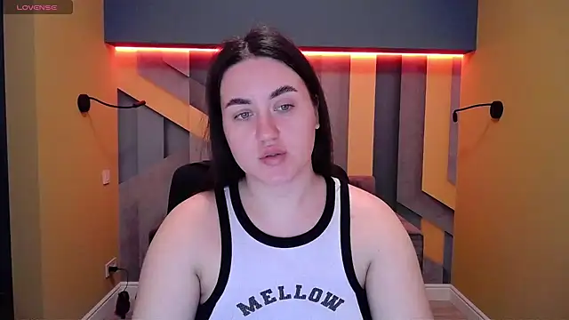 Roxie Bradley online show from 12-21-24, 06:52