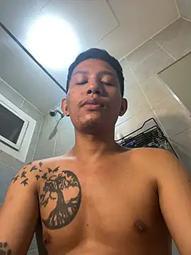 Snapshot of xlovercum chatting on 02-12-26, 02:01 xlovercum online show from 02-12-26, 02:01