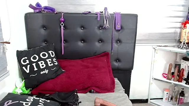 VIOLETTA-HOT online show from 01-21-25, 01:43