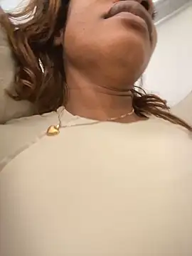  yisela  online show from 11-20-25, 03:12