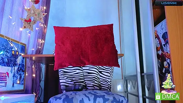 Snapshot of touch_me_bb chatting on 12-20-25, 08:43 touch me bb online show from 12-20-25, 08:43