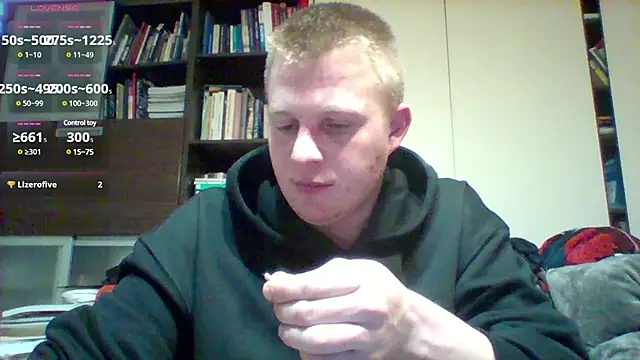 Snapshot of Matttthees chatting on 02-06-25, 02:00 Matttthees online show from 02-06-25, 02:00