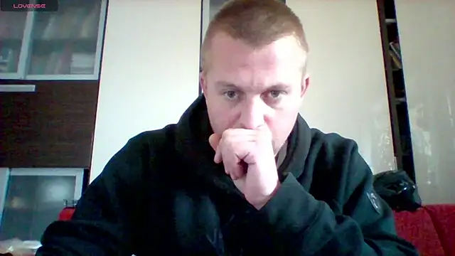 Snapshot of Matttthees chatting on 10-10-25, 02:38 Matttthees online show from 10-10-25, 02:38