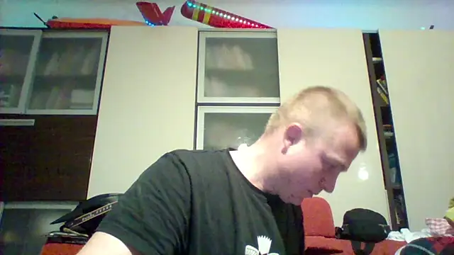 Snapshot of Matttthees chatting on 10-12-25, 09:25 Matttthees online show from 10-12-25, 09:25