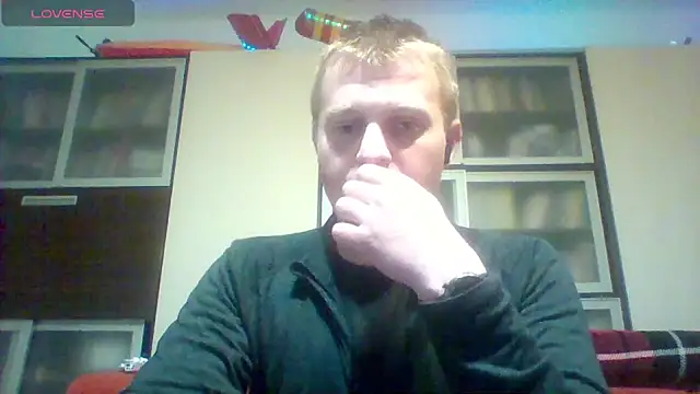 Snapshot of Matttthees chatting on 11-04-25, 09:36 Matttthees online show from 11-04-25, 09:36