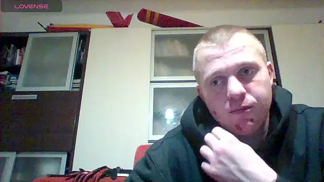 Snapshot of Matttthees chatting on 11-19-25, 04:34 Matttthees online show from 11-19-25, 04:34