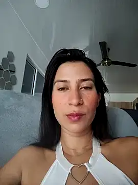 Snapshot of lady-rosse chatting on 12-06-24, 01:44 lady-rosse online show from 12-06-24, 01:44