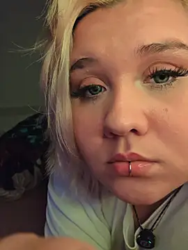 Laura takint online show from 10-26-25, 04:29