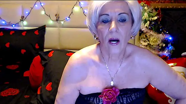 Snapshot of HappyWomanOn chatting on 12-16-24, 09:35 HappyWomanOn online show from 12-16-24, 09:35