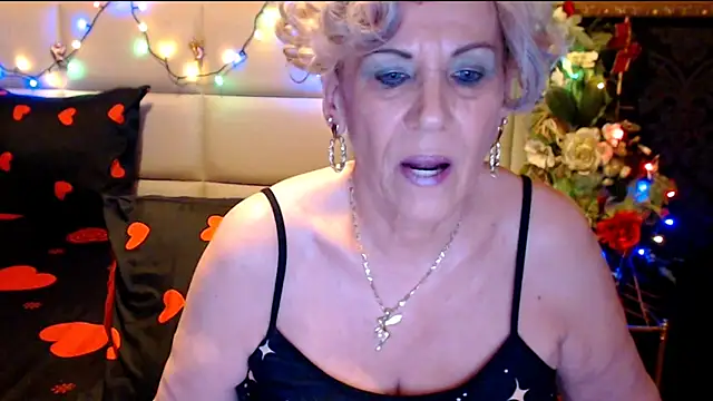 Snapshot of HappyWomanOn chatting on 01-25-25, 07:18 HappyWomanOn online show from 01-25-25, 07:18