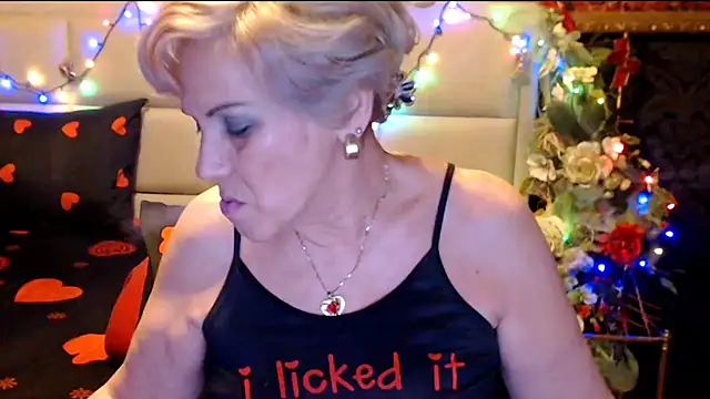 Snapshot of HappyWomanOn chatting on 01-28-25, 07:21 HappyWomanOn online show from 01-28-25, 07:21