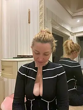 Amazoniiaa online show from 01-28-25, 02:31