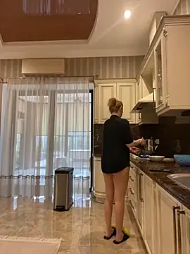 Amazoniiaa online show from 01-30-25, 07:39