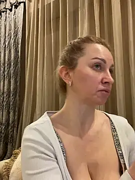 Amazoniiaa online show from 02-12-25, 04:22
