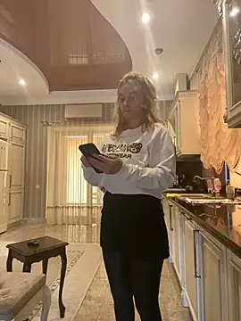 Amazoniiaa online show from 02-20-25, 04:25