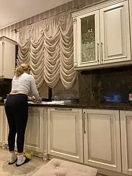 Amazoniiaa online show from 02-26-25, 07:16