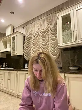 Amazoniiaa online show from 02-27-25, 09:36