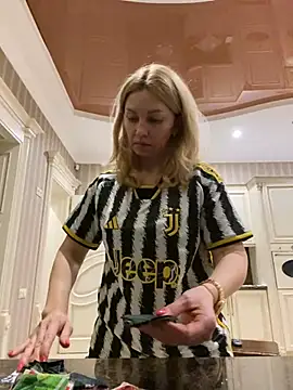 Amazoniiaa online show from 03-05-25, 03:29