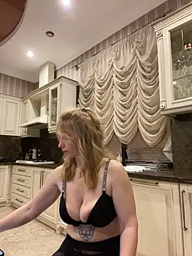 Amazoniiaa online show from 03-08-25, 03:56