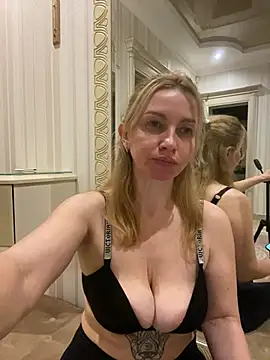 Amazoniiaa online show from 03-19-25, 06:34
