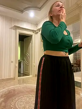 Amazoniiaa online show from 09-26-25, 07:18