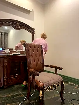 Amazoniiaa online show from 10-29-25, 09:44