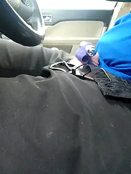 Snapshot of Hotredheadandtoungelasher chatting on 02-11-26, 01:16 Hotredheadandtoungelasher online show from 02-11-26, 01:16