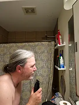 Snapshot of Hotredheadandtoungelasher chatting on 02-15-26, 02:08 Hotredheadandtoungelasher online show from 02-15-26, 02:08