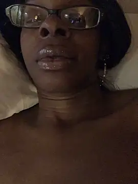 Snapshot of Jasmine_FullsShine chatting on 11-11-25, 09:26 Jasmine FullsShine online show from 11-11-25, 09:26