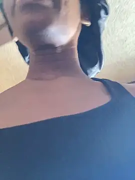 Snapshot of Jasmine_FullsShine chatting on 11-18-25, 06:01 Jasmine FullsShine online show from 11-18-25, 06:01