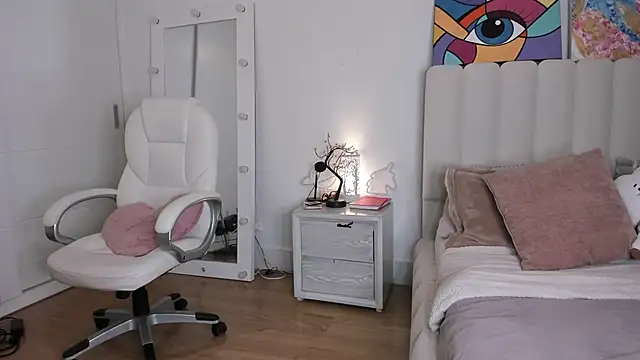 Daniela Miller  online show from 09-27-25, 11:43