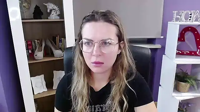 Zoey Erotic online show from 10-16-25, 04:24