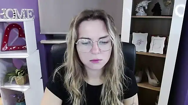 Zoey Erotic online show from 10-23-25, 04:34