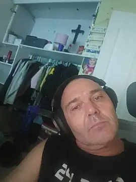 Snapshot of Brutus009 chatting on 01-06-26, 11:29 Brutus009 online show from 01-06-26, 11:29