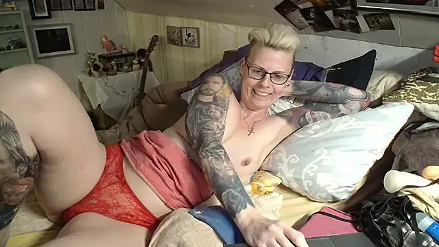 MaryG online show from 02-24-25, 05:53