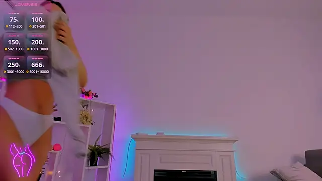 Alice in the  Wonderland online show from 02-05-25, 01:11