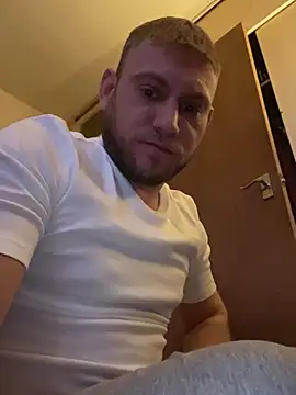 Snapshot of Weestud94 chatting on 01-07-25, 04:16 Weestud94 online show from 01-07-25, 04:16