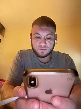 Snapshot of Weestud94 chatting on 01-15-25, 09:09 Weestud94 online show from 01-15-25, 09:09