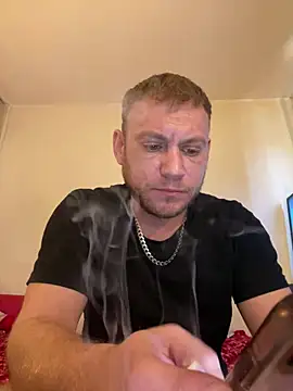 Snapshot of Weestud94 chatting on 03-01-25, 02:23 Weestud94 online show from 03-01-25, 02:23