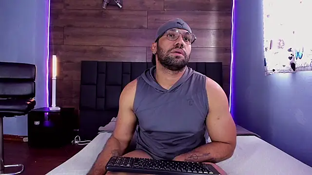 Snapshot of anthonylatynxd chatting on 11-27-25, 07:38 anthonylatynxd online show from 11-27-25, 07:38