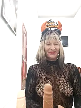 Eliza Wendy online show from 10-27-25, 01:31