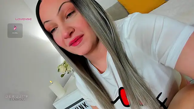 Snapshot of KVerunce chatting on 01-29-25, 09:17 KVerunce online show from 01-29-25, 09:17