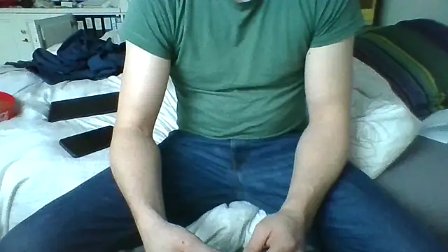 Snapshot of MmaxX004 chatting on 02-23-25, 04:46 MmaxX004 online show from 02-23-25, 04:46