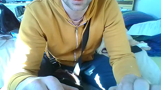 Snapshot of MmaxX004 chatting on 03-04-25, 03:04 MmaxX004 online show from 03-04-25, 03:04